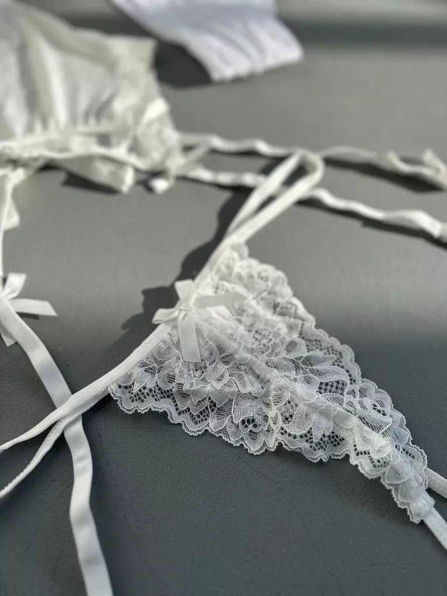 LacyMate Fleur de Neige Lingerie Set