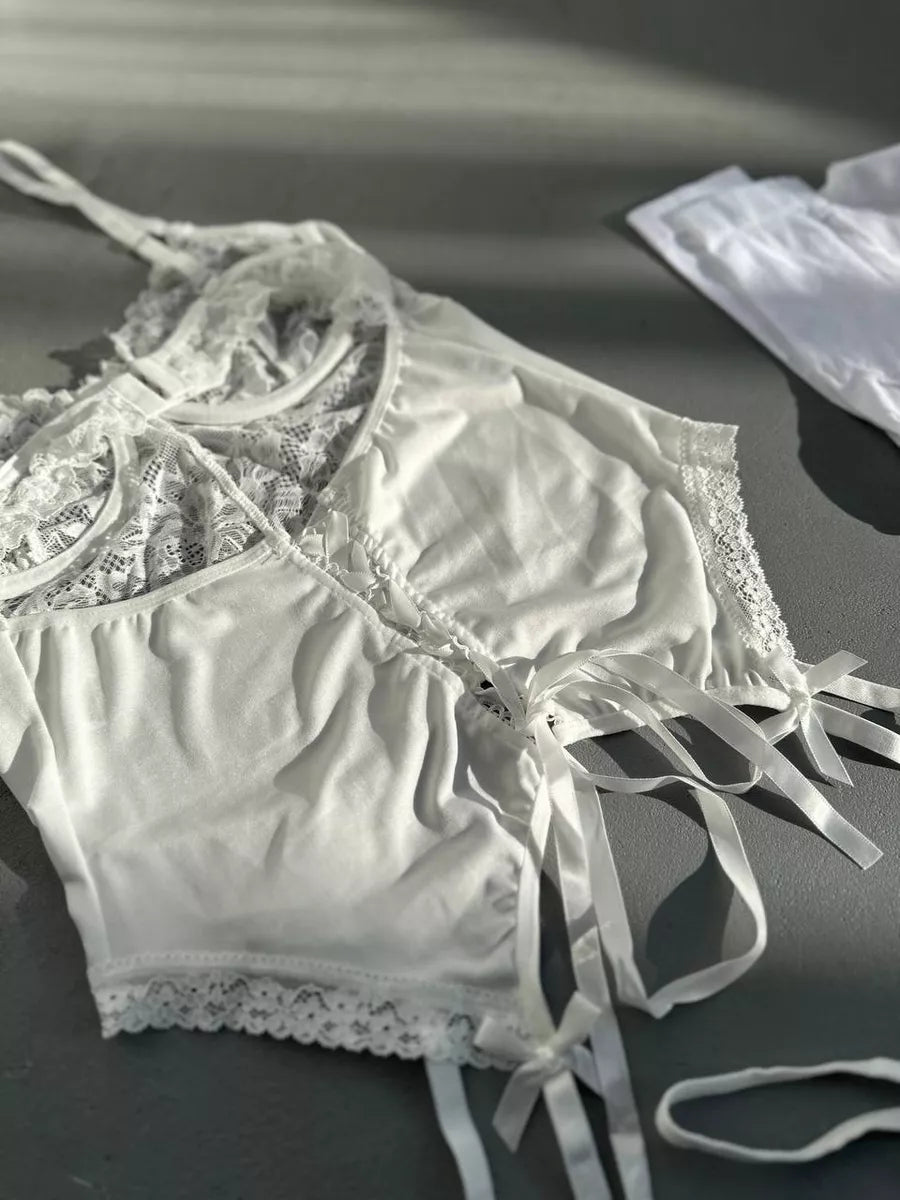 LacyMate Fleur de Neige Lingerie Set